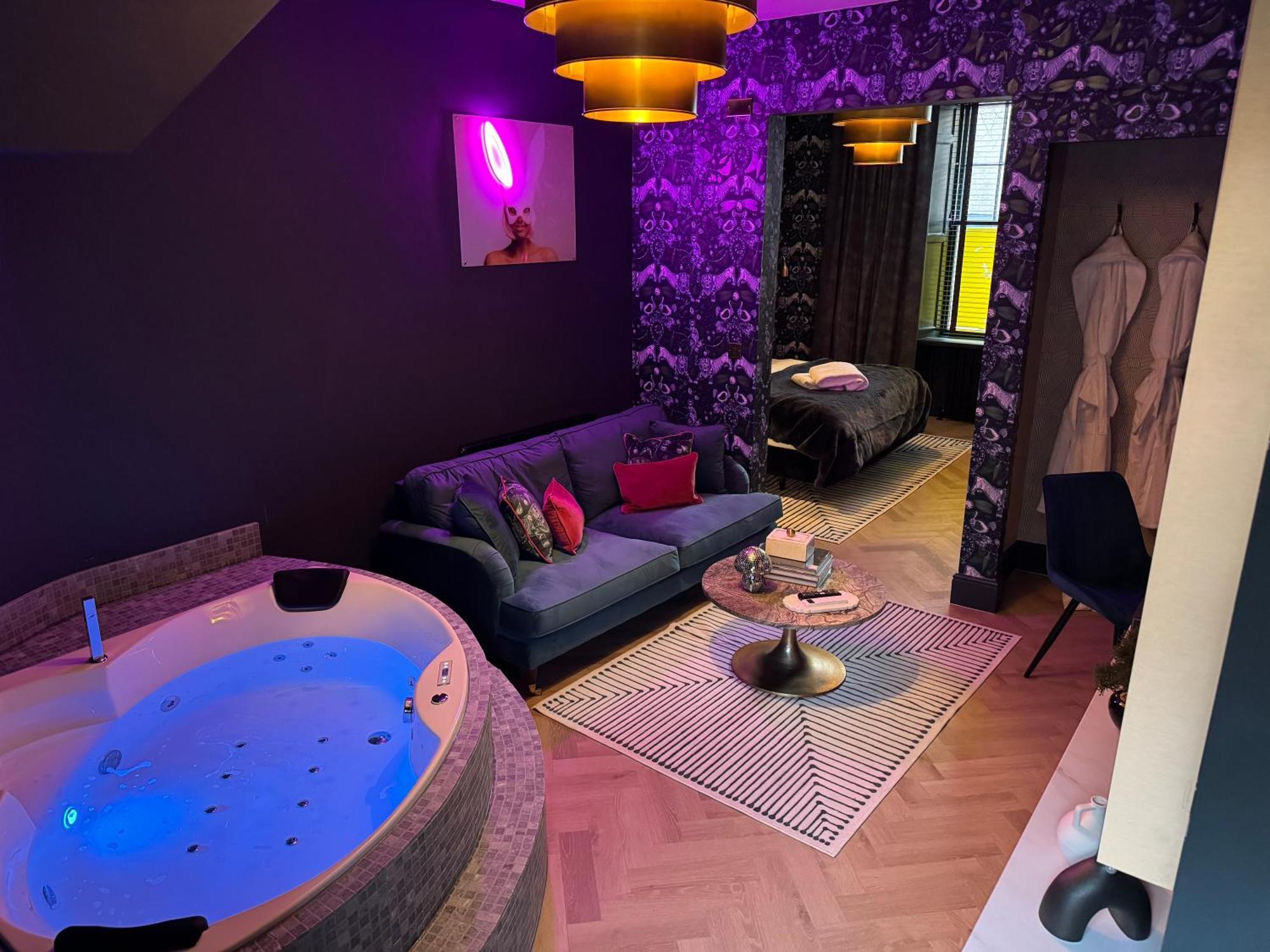 Secret Suites Lancaster Bagian luar foto