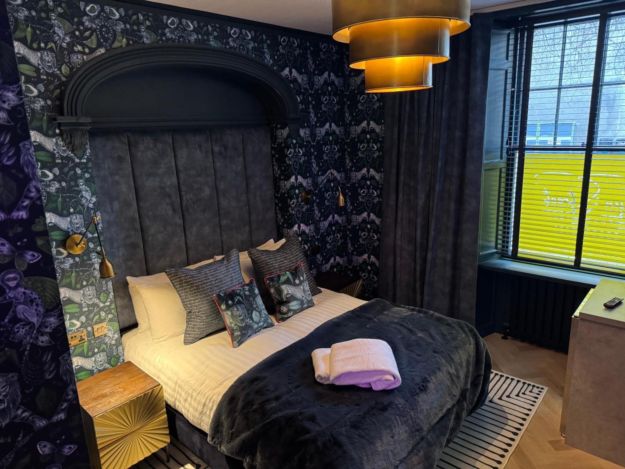Secret Suites Lancaster Bagian luar foto