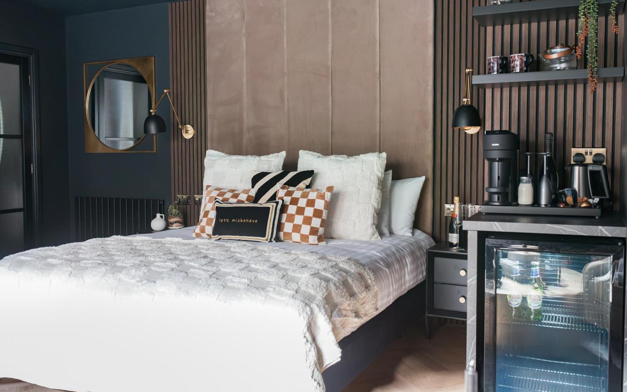 Secret Suites Lancaster Bagian luar foto