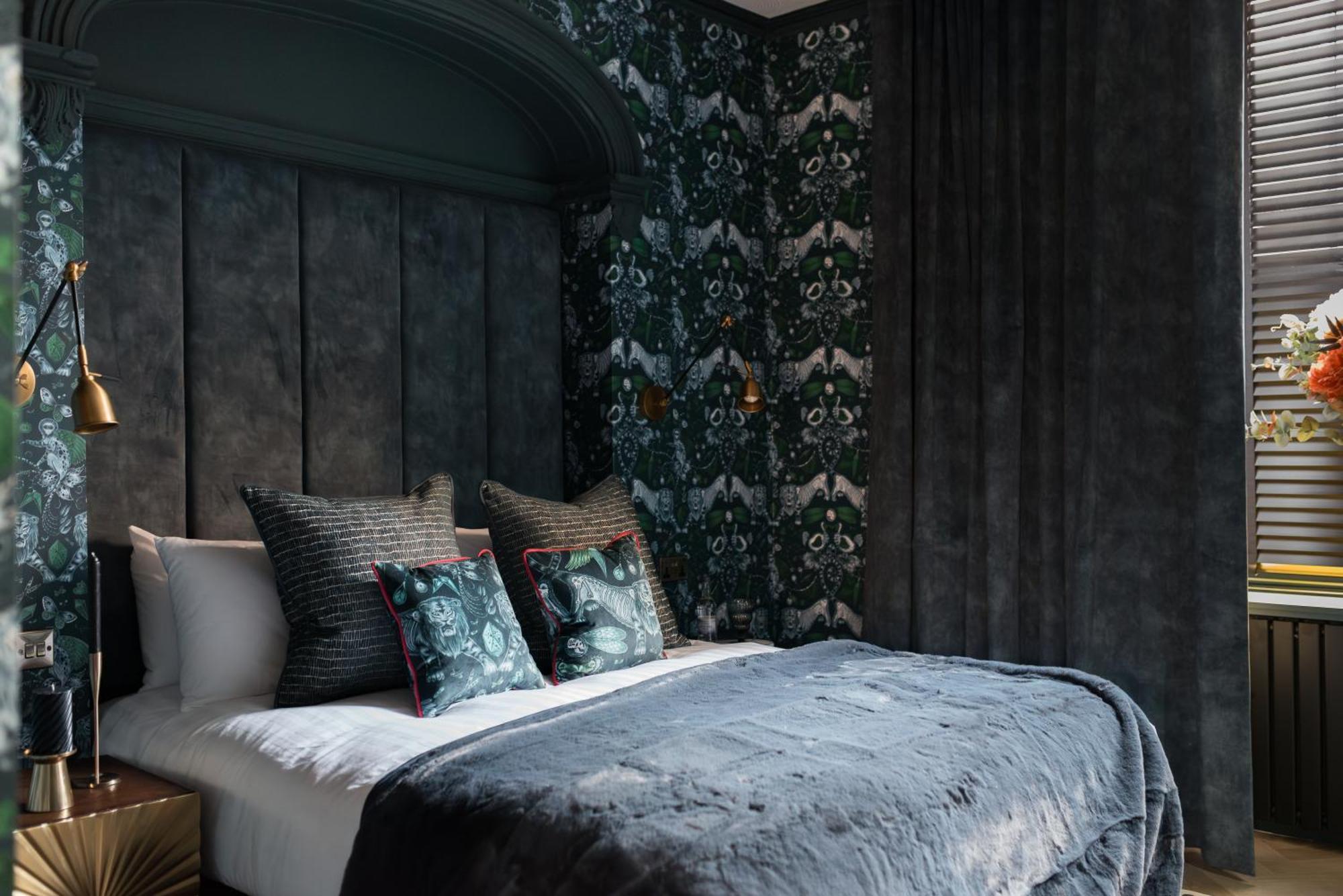 Secret Suites Lancaster Bagian luar foto